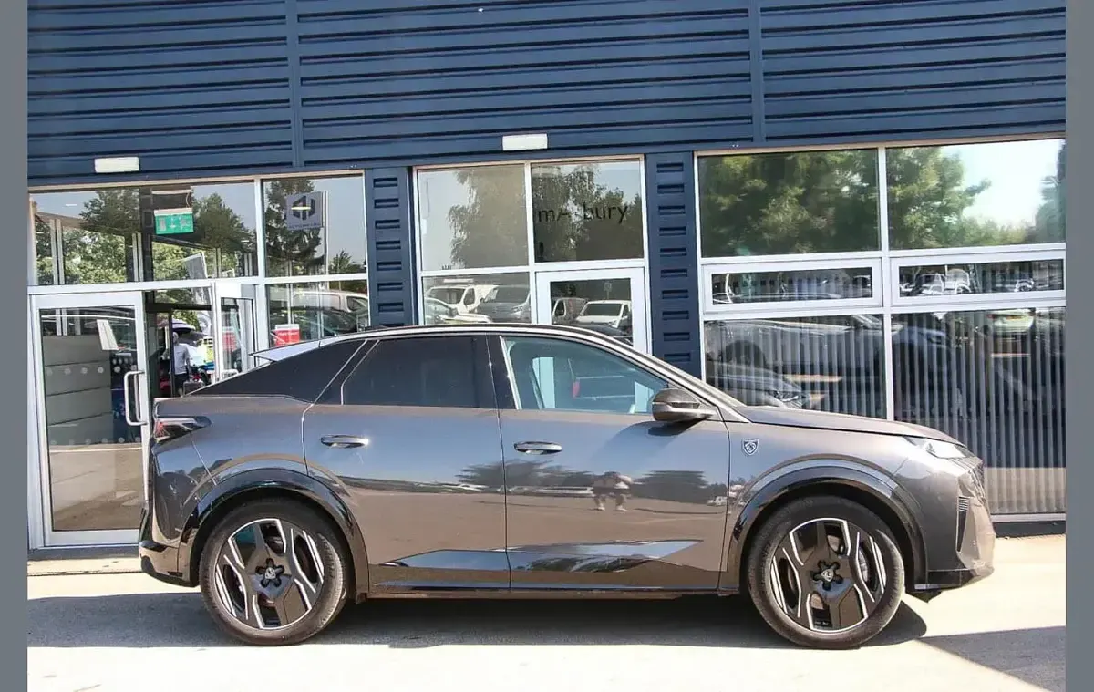 Used Peugeot e-3008 GTi 156 kW (213 HP) 2024 Grey SUV