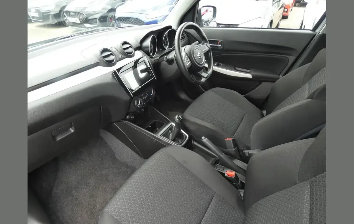 Used Suzuki Swift SZ-T 88 HP (64 kW) 2020 Silver Hatchback