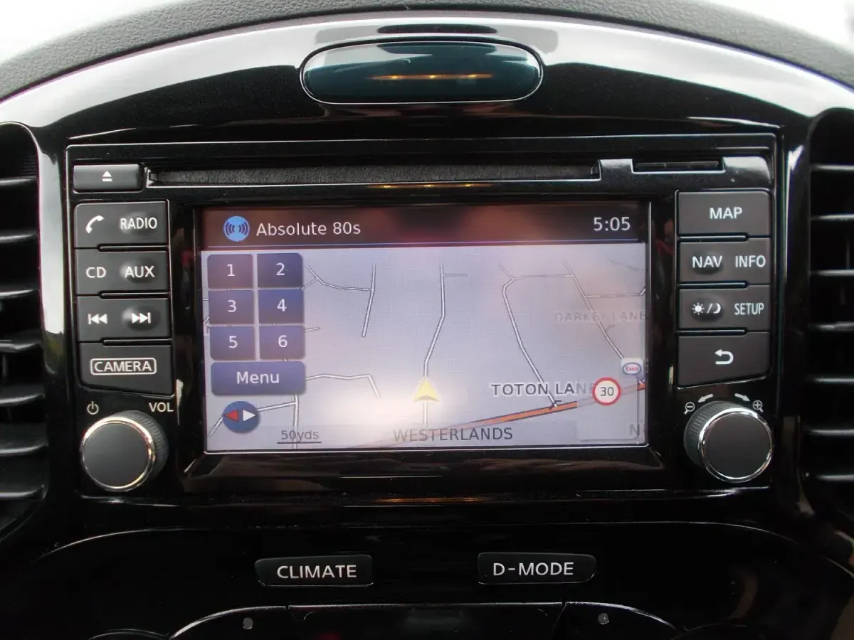 Used Nissan Juke N-Connecta 110 HP (80 kW) 2017 Black SUV