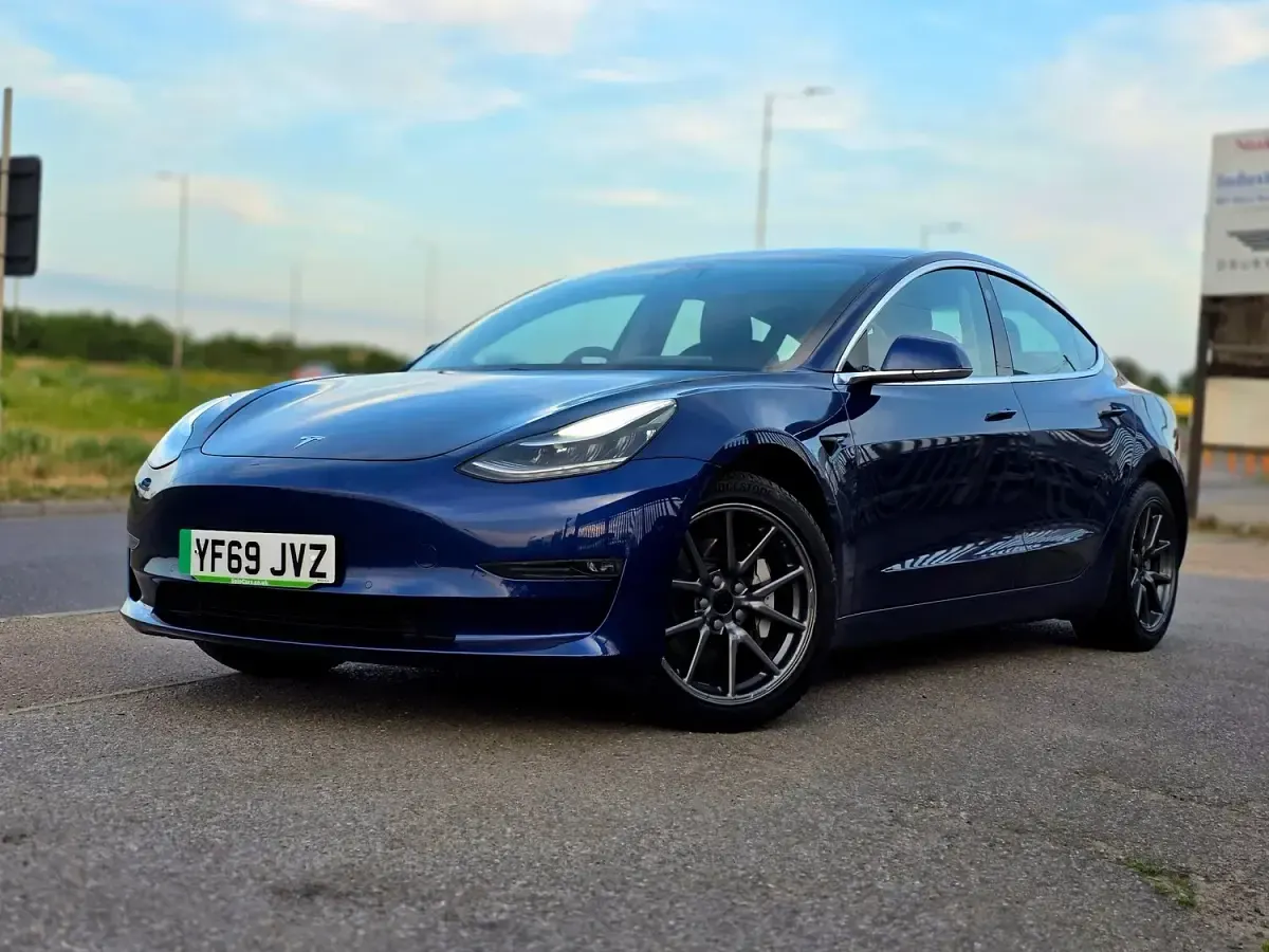 Used Tesla Model 3 Long Range AWD 366 kW (498 HP) 2019 Blue Sedan