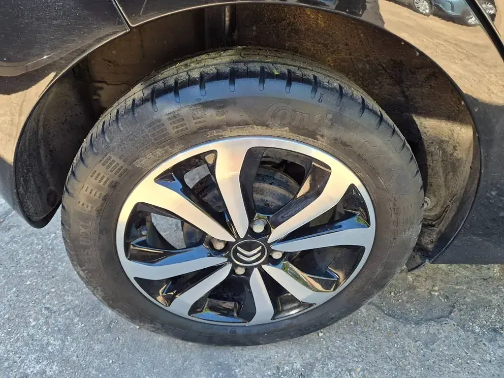 Usado Citroën C1 Shine 2022 Preto Citadino