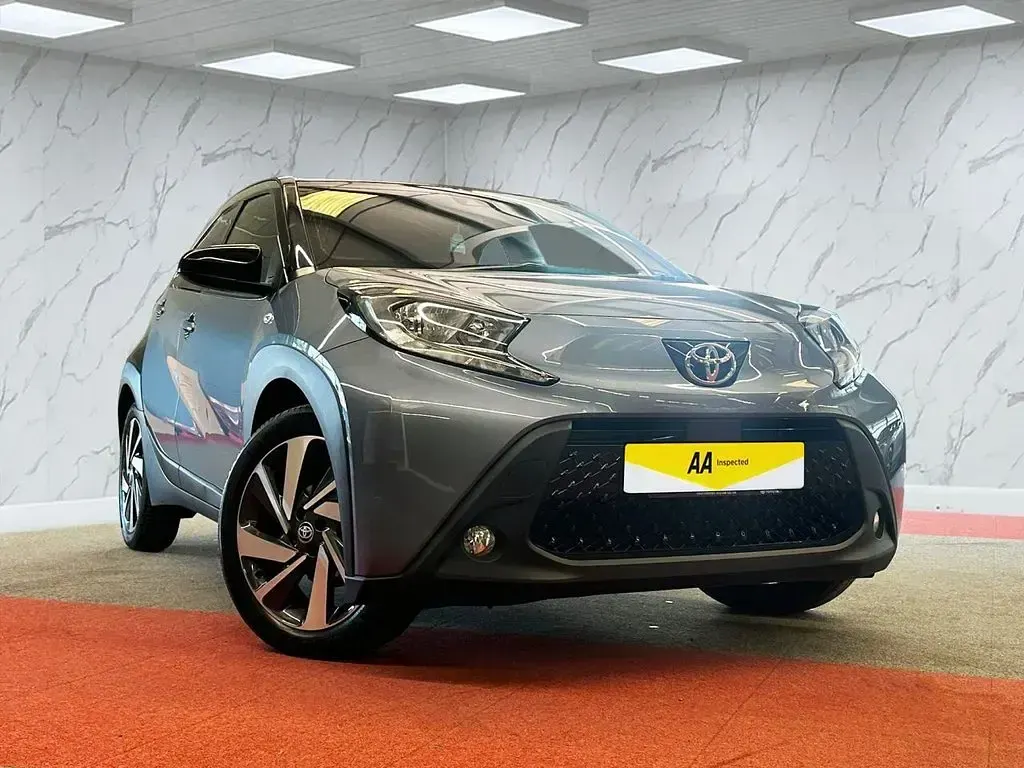 Używany Toyota Aygo X 72 KM (52 kW) 2024 Szary SUV