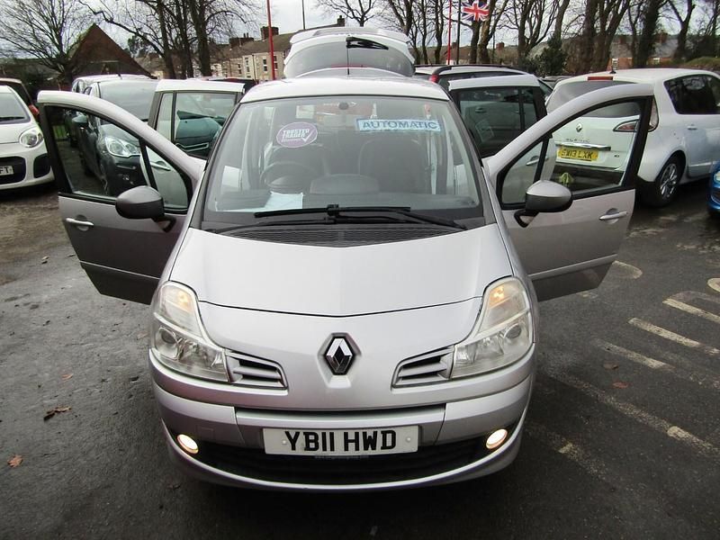 Used Renault Grand Modus Dynamique 111 HP (81 kW) 2011 Silver MPV