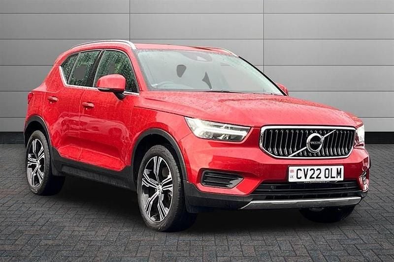 Fusion red Used 2022 Volvo XC40 Inscription SUV | £22,000 (Good price) - Image 1/3