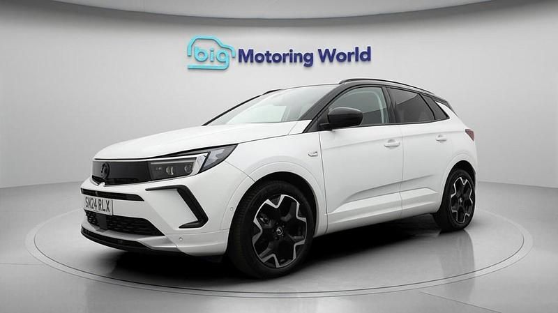 Used Vauxhall Grandland X Ultimate 130 HP (95 kW) 2024 White SUV