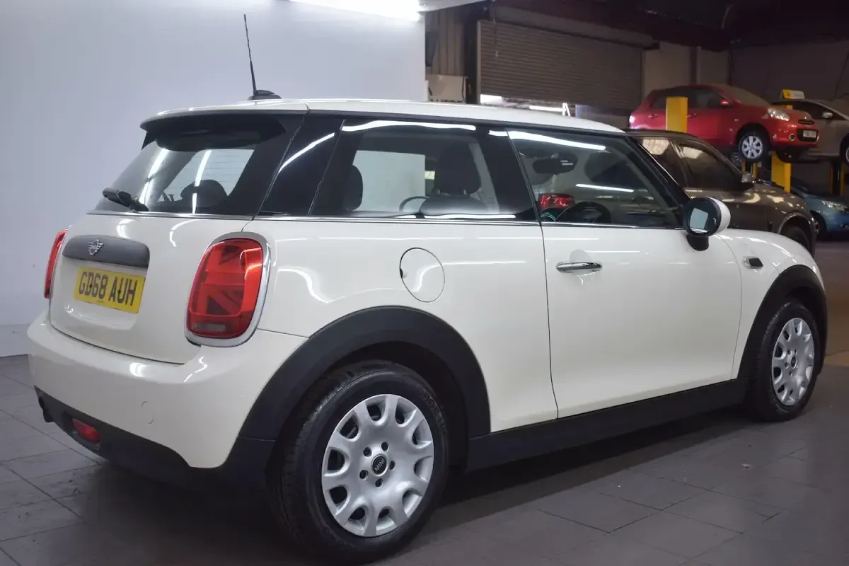 Used Mini ONE Classic 2019 White Hatchback