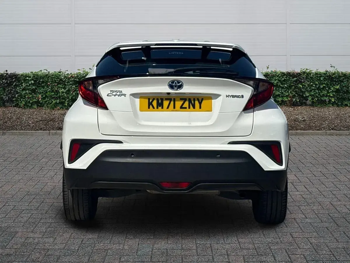 Used Toyota C-HR Design 122 HP (89 kW) 2022 White SUV