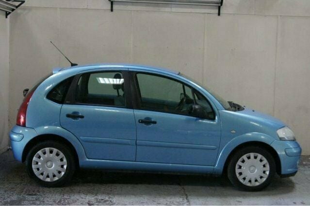 Used Citroën C3 75 HP (55 kW) 2003 Red Hatchback