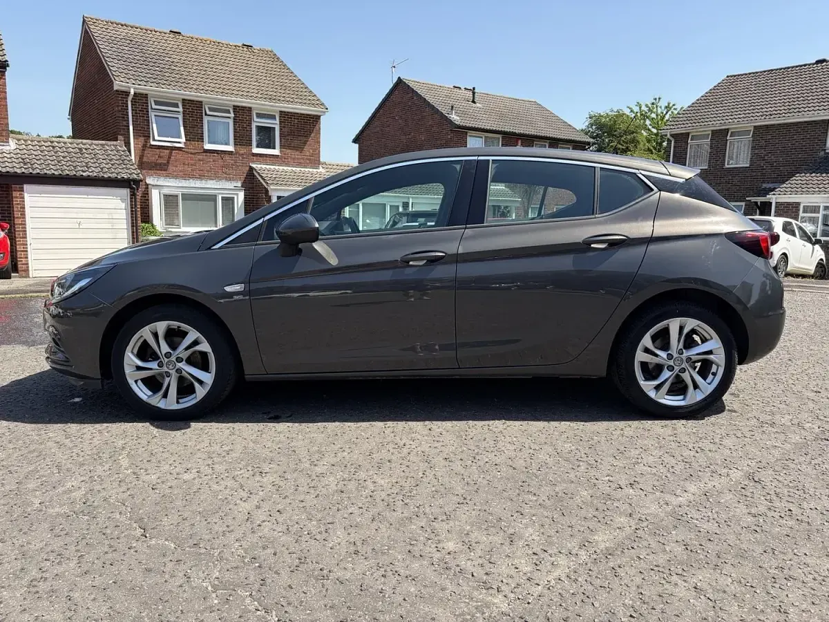 Used Vauxhall Astra SRi 100 HP (73 kW) 2016 Grey Hatchback