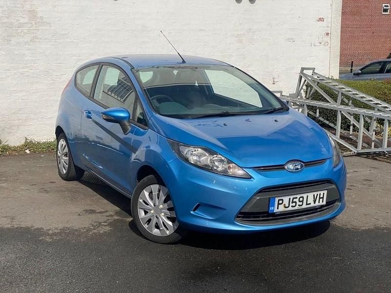 Blue Used 2009 Ford Fiesta Hatchback | £2,300 (Fair price) - Image 1/4