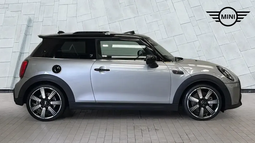 Used Mini Cooper S Exclusive 176 HP (129 kW) 2023 Silver Hatchback