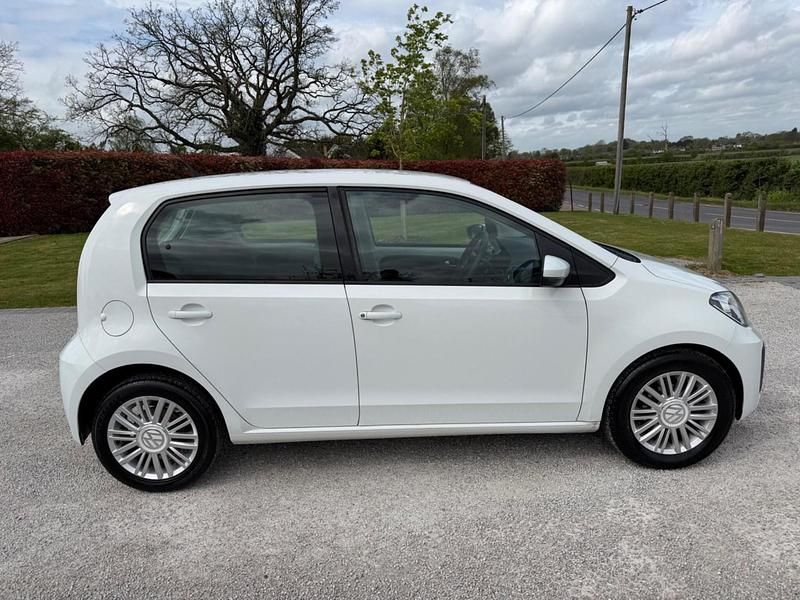 Used VW up! move up! 60 HP (44 kW) 2017 White Hatchback