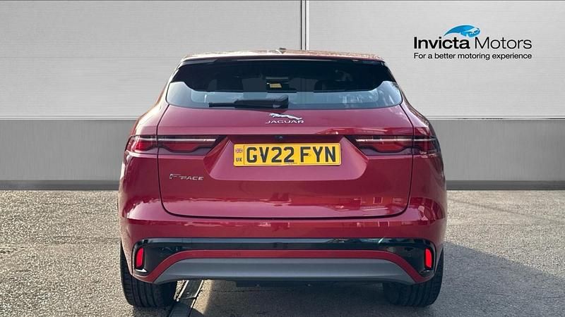Begagnad Jaguar F-Pace R-Dynamic 204 HK (150 kW) 2022 Röd SUV