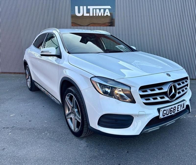 Used Mercedes GLA200 AMG line 136 HP (100 kW) 2018 White SUV