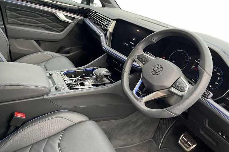 Used VW Touareg R 462 HP (339 kW) 2025 Lapiz blue SUV