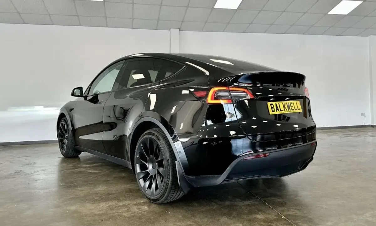 Used Tesla Model Y Long Range AWD 378 kW (514 HP) 2022 Black SUV