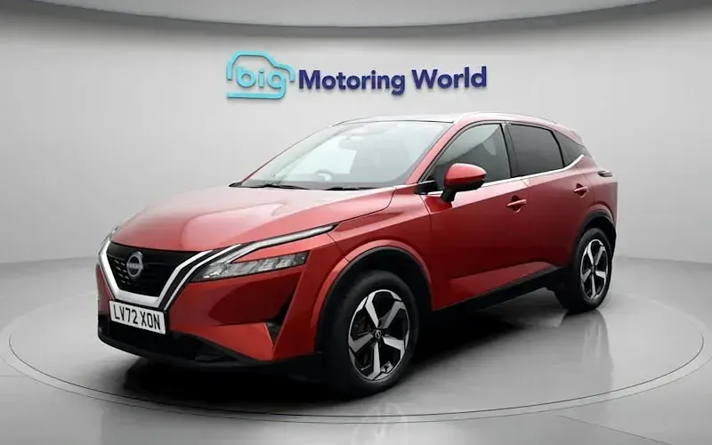Used Nissan Qashqai N-Connecta 190 HP (139 kW) 2022 Red SUV