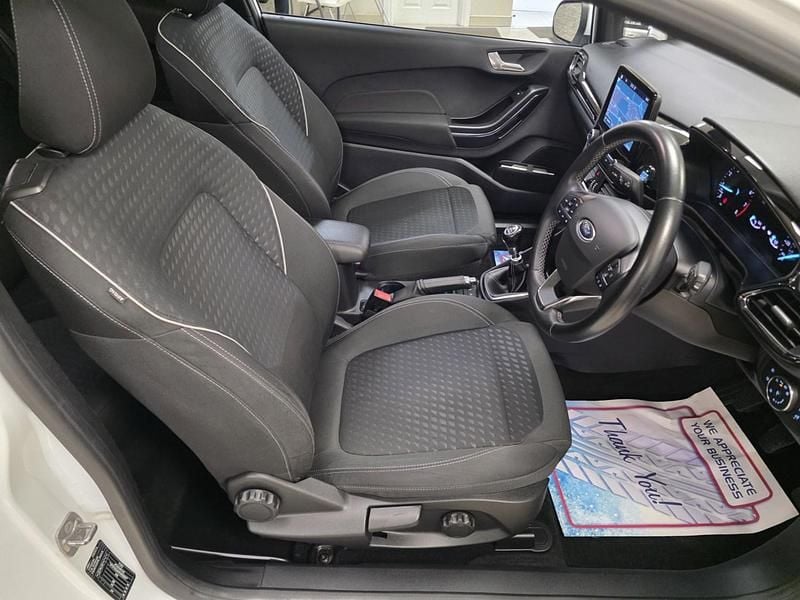 Usado Ford Fiesta Titanium 100 HP (73 kW) 2017 Branco Citadino