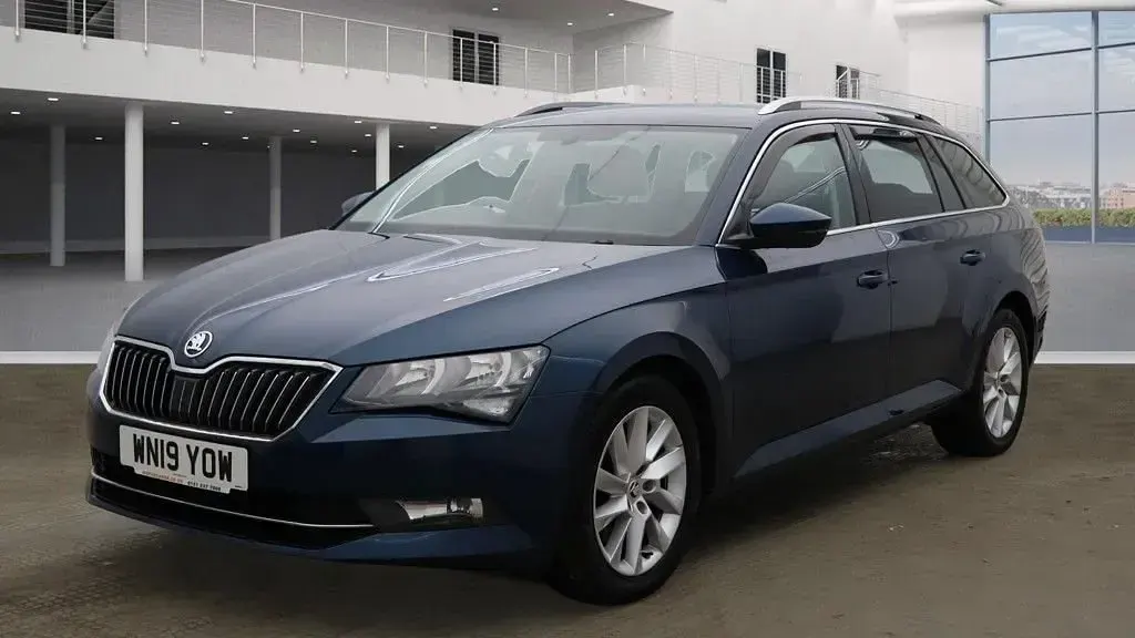 Used Skoda Superb SE Technology 150 HP (110 kW) 2019 Blue Estate