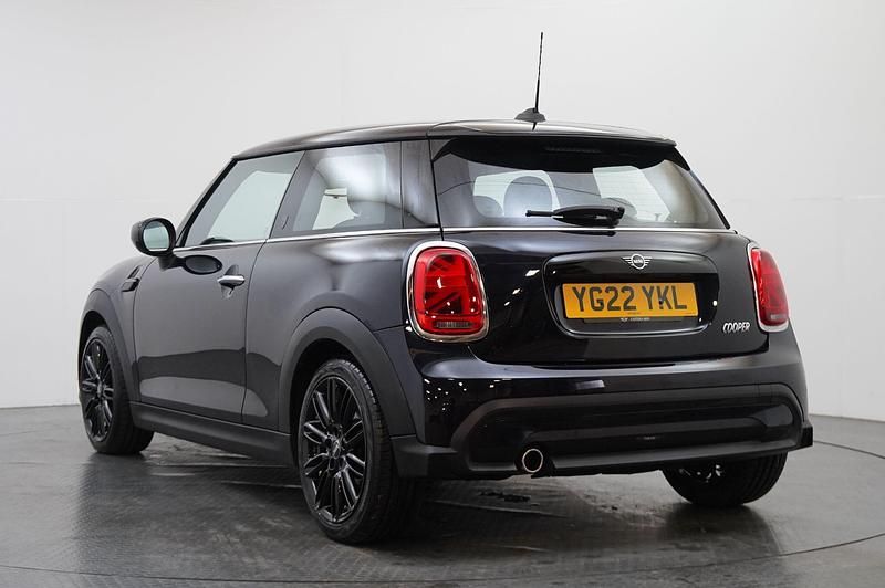 Used Mini Cooper Exclusive 134 HP (98 kW) 2022 Black Hatchback
