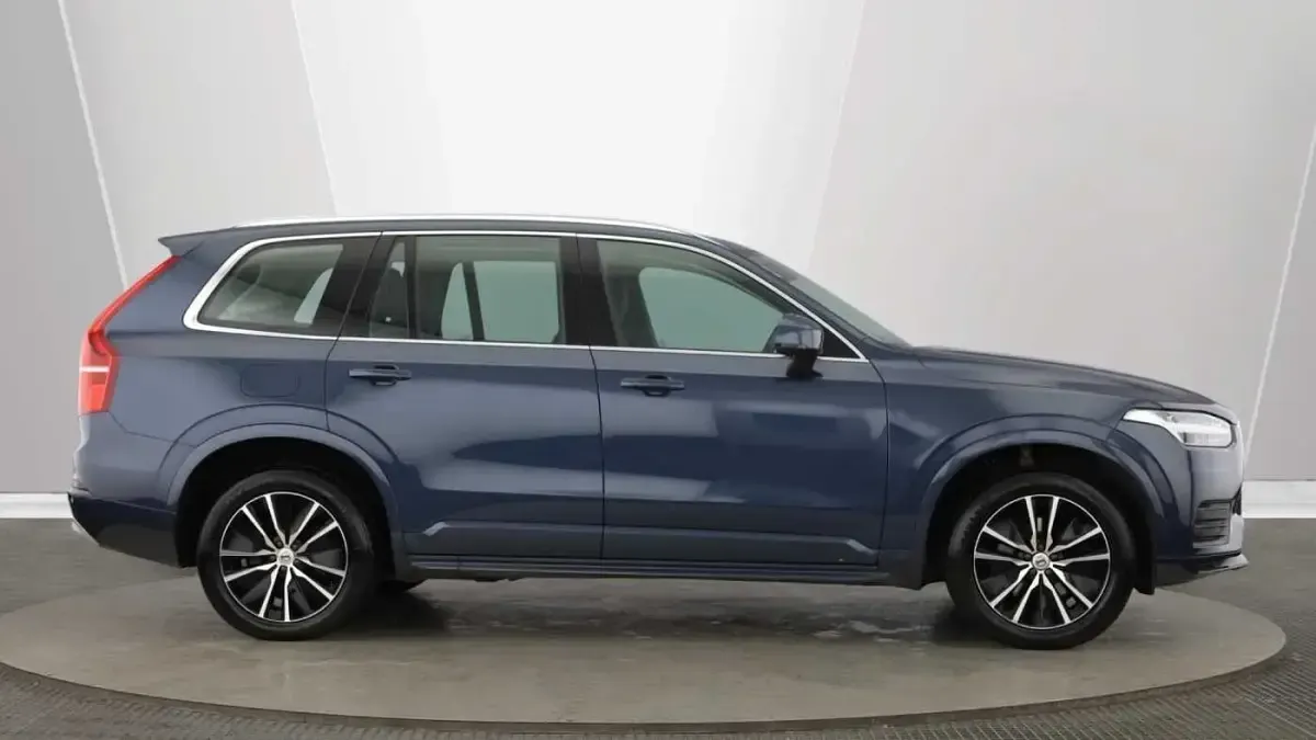 Used Volvo XC90 Momentum 235 HP (172 kW) 2021 Blue SUV