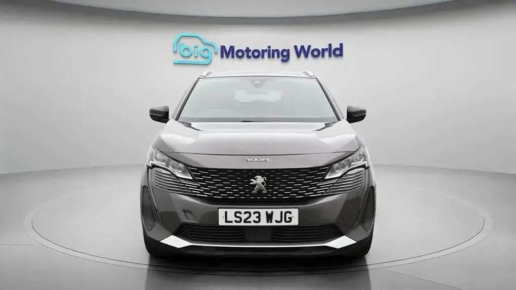 Used Peugeot 3008 Allure+ 130 HP (95 kW) 2023 Grey SUV