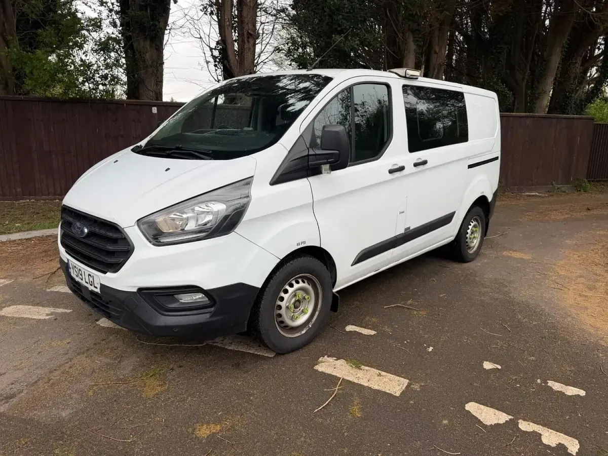 Used Ford Transit Custom 105 HP (77 kW) 2019 White Van