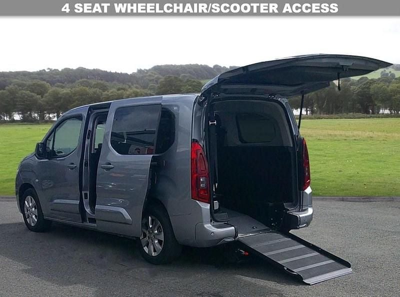 Grey Used 2021 Vauxhall Combo S MPV | £13,999 (Good price) - Image 1/4