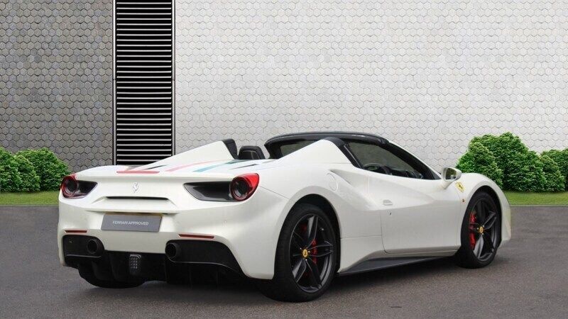 Used Ferrari 488 670 HP (492 kW) 2018 White Cabriolet