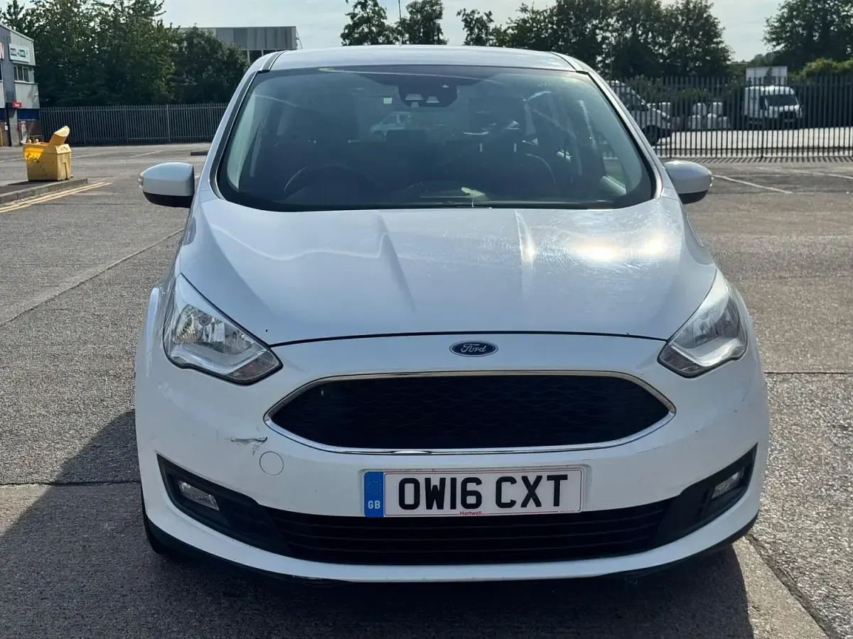 Used Ford C-MAX Zetec 125 HP (91 kW) 2016 White MPV