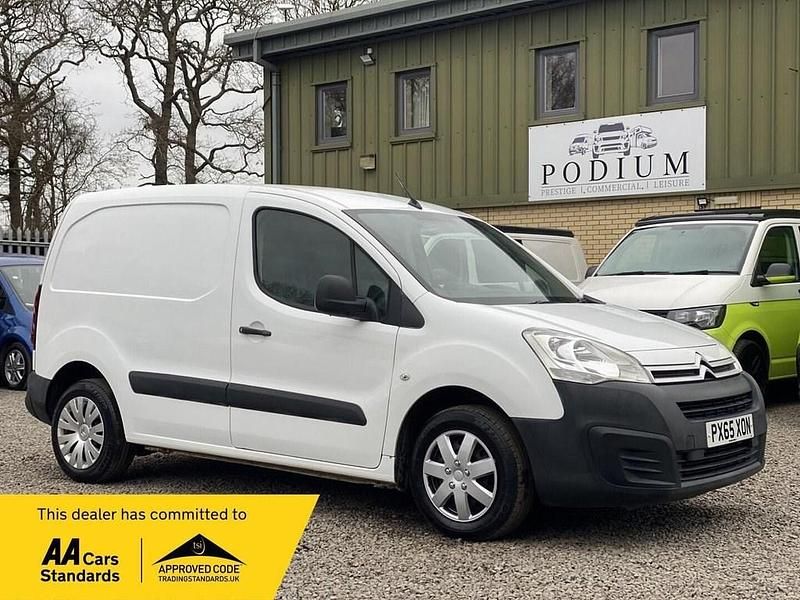 Used Citroën Berlingo 75 HP (55 kW) 2015 White MPV