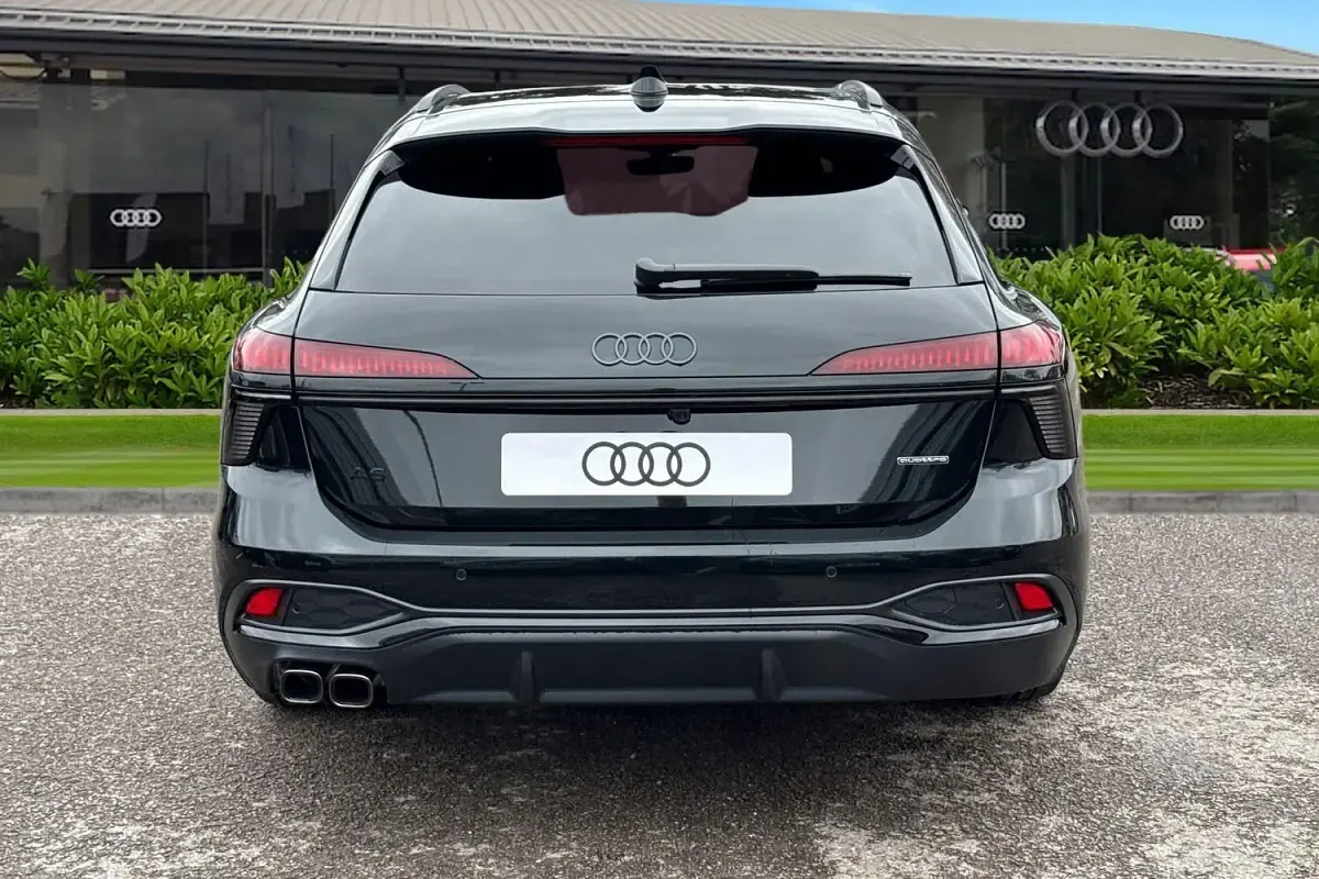 Ny Audi A6 Comfort 2025 Grön Kombi