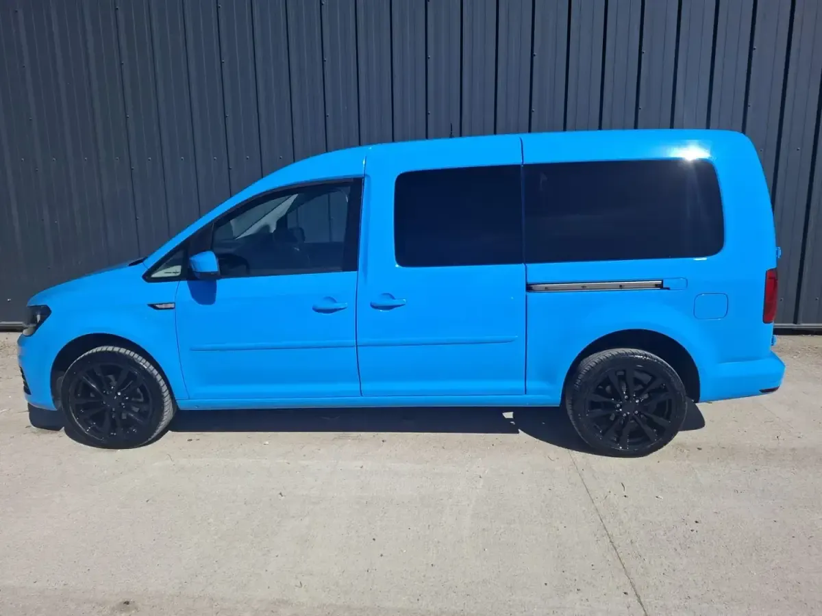 Begagnad VW Caddy 102 HK (75 kW) 2016 Blå Minibuss