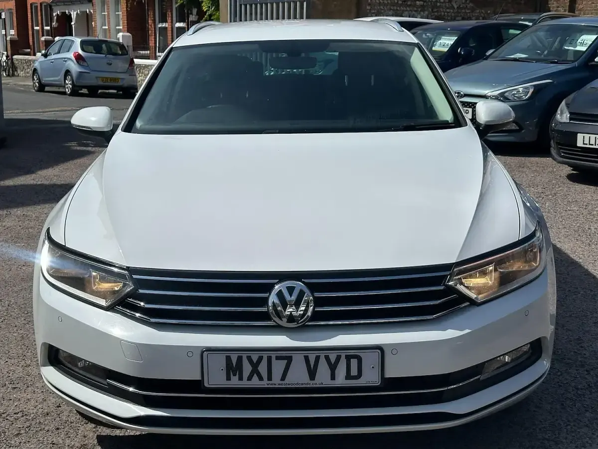 Used VW Passat Business 147 HP (108 kW) 2017 White Estate
