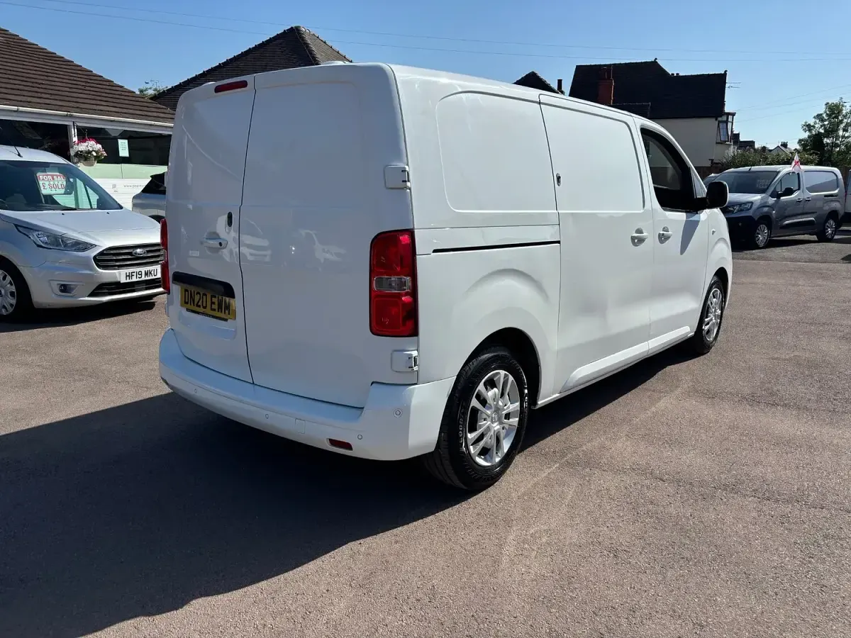 Used Vauxhall Vivaro Sportive 100 HP (73 kW) 2020 White MPV