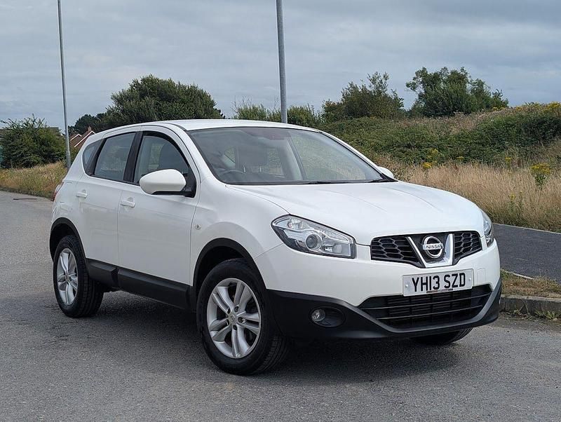 White Used 2013 Nissan Qashqai Acenta SUV | £4,500 (Fair price) - Image 1/4