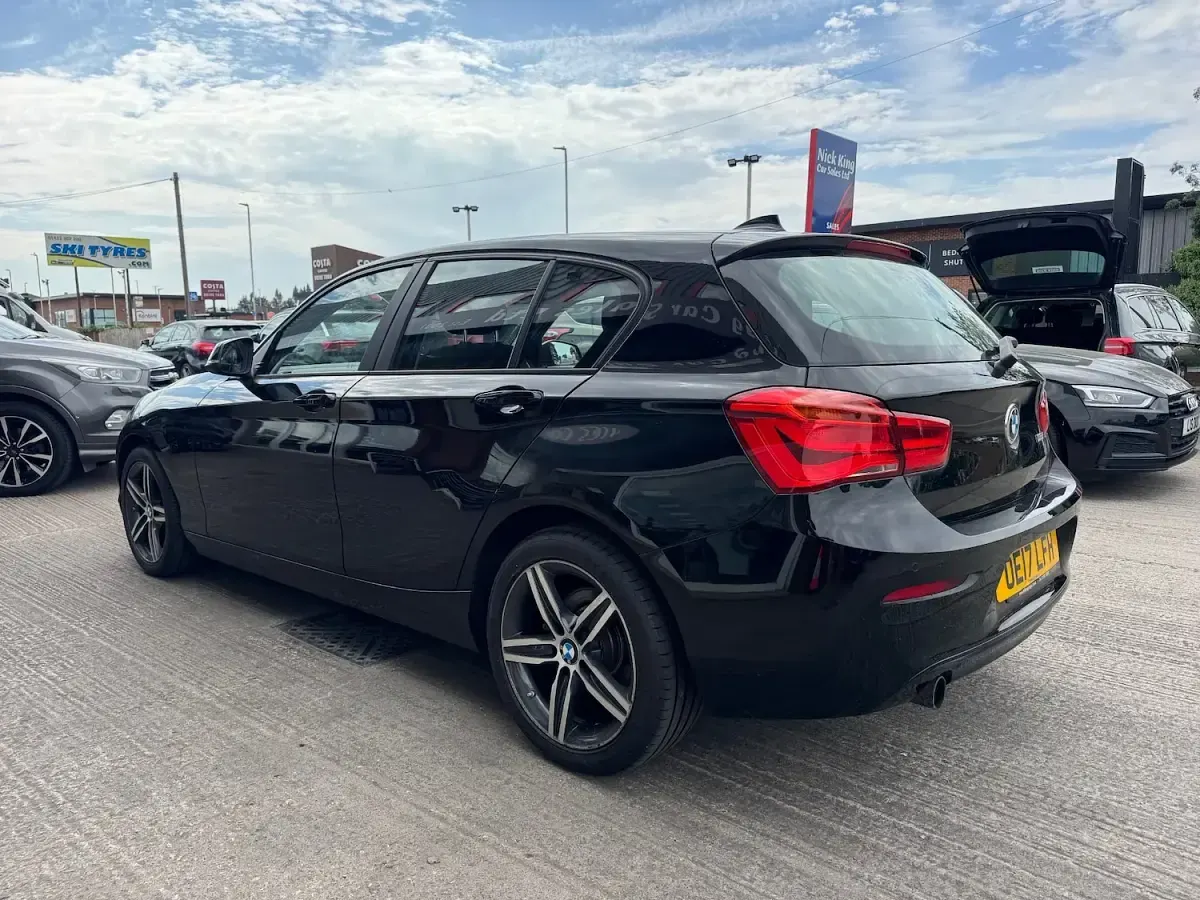 Used BMW 118 Sport Line 136 HP (100 kW) 2017 Black Hatchback