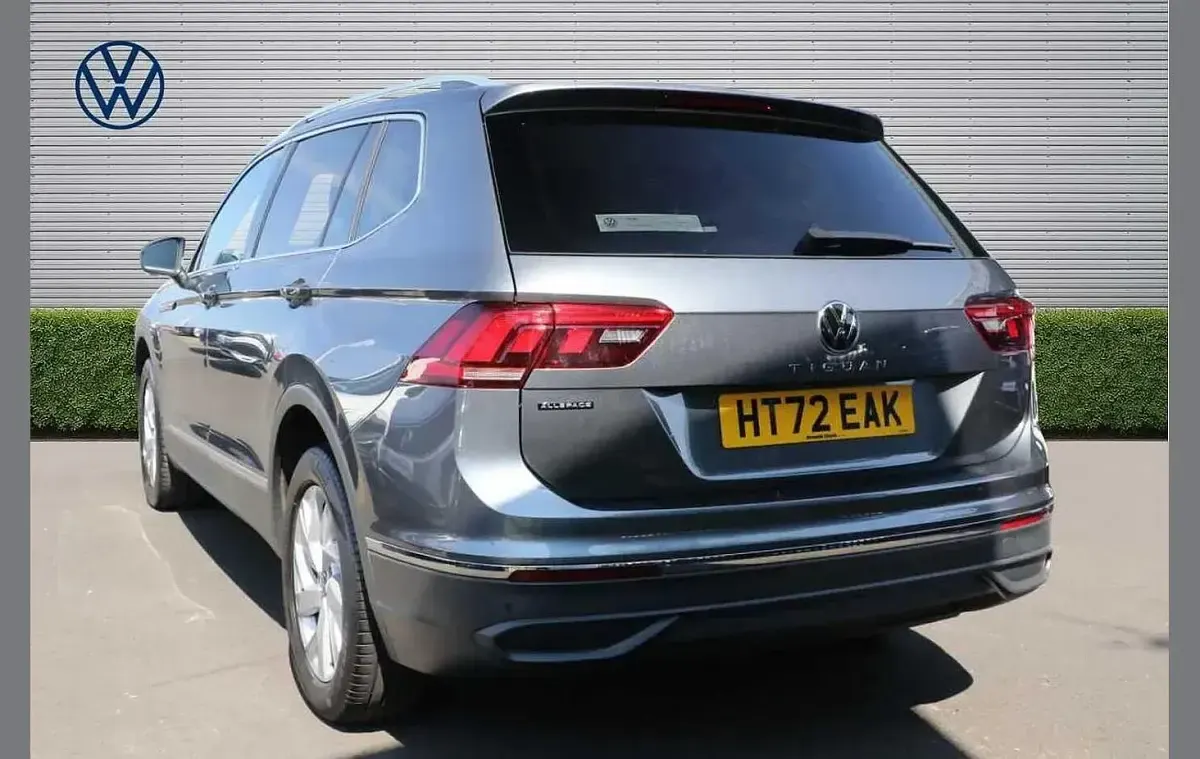 Used VW Tiguan Allspace Life 147 HP (108 kW) 2023 Grey SUV