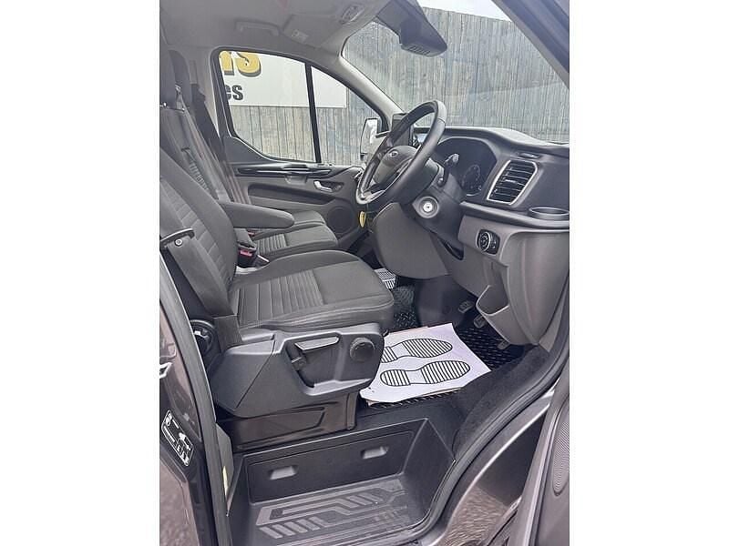Used Ford Transit Custom Limited 130 HP (95 kW) 2022 Grey Van