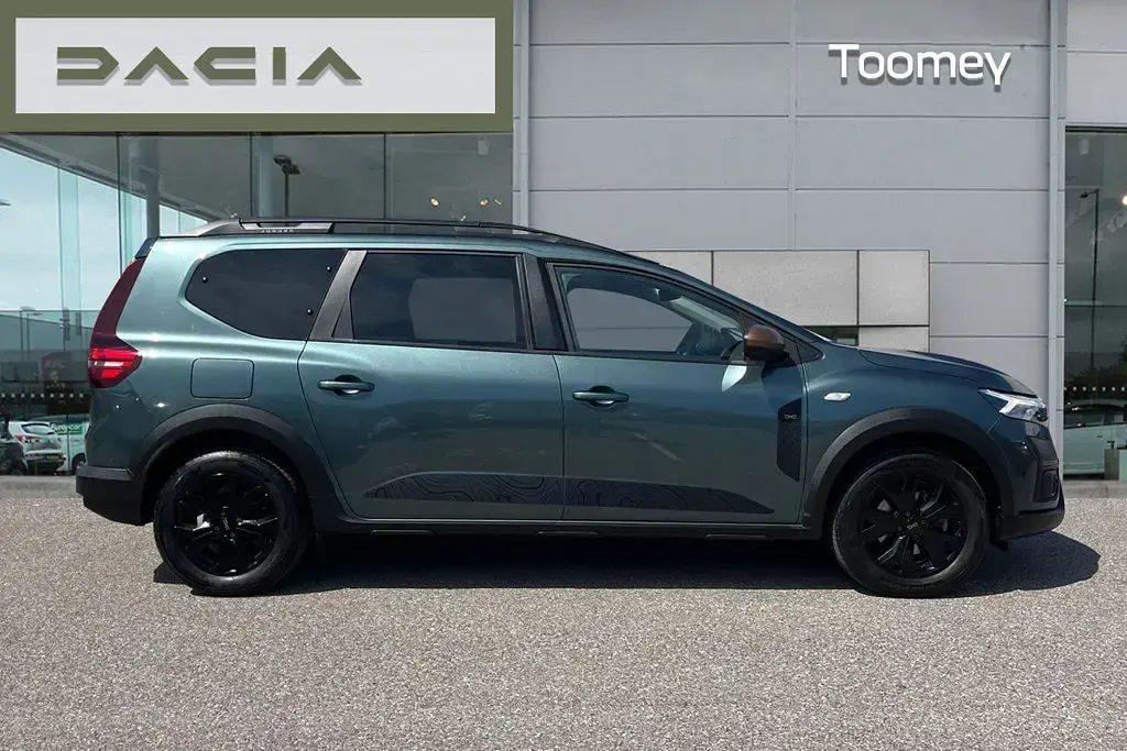 Used Dacia Jogger Extreme 2024 Green MPV