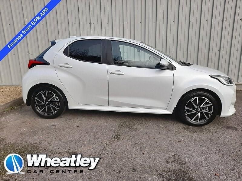 Used Toyota Yaris Hybrid Design 2022 White Hatchback