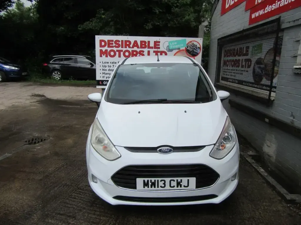 Used Ford B-MAX Zetec 90 HP (66 kW) 2013 White MPV
