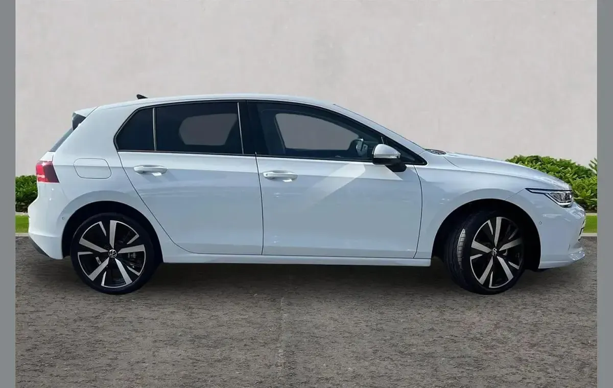 New VW Golf VIII Match 150 HP (110 kW) 2026 White Hatchback