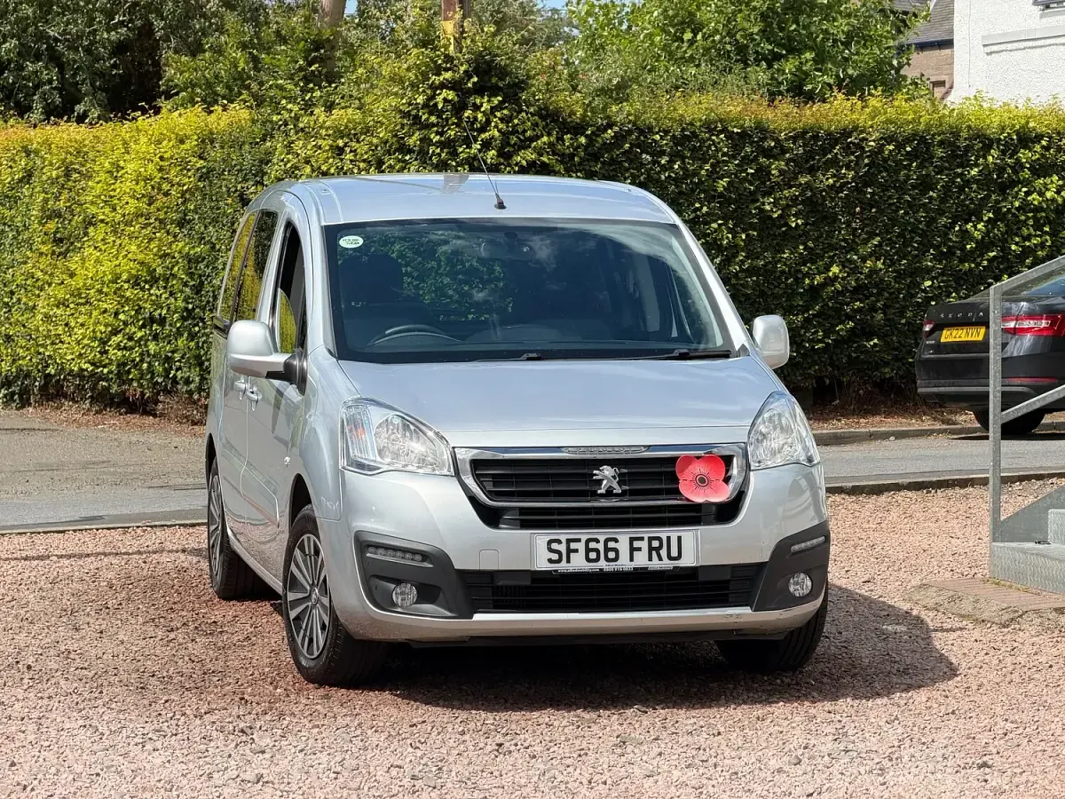 Used Peugeot TePee Allure 2016 Silver MPV