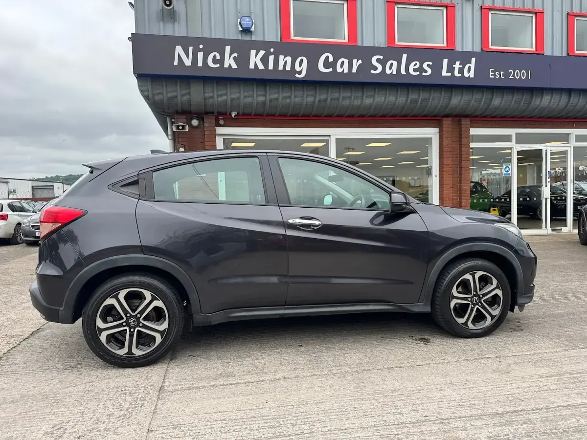 Used Honda HR-V SE 130 HP (95 kW) 2015 Crystal black pearl SUV