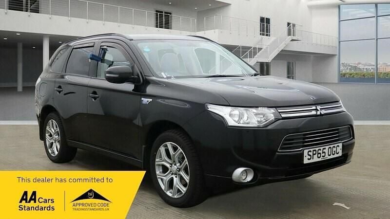 Black Used 2015 Mitsubishi Outlander P-HEV | £7,995 (Good price) - Image 1/4