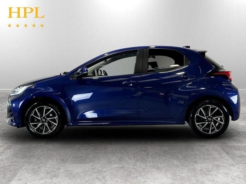 Used Toyota Yaris Hybrid Design 116 HP (85 kW) 2023 Blue Hatchback
