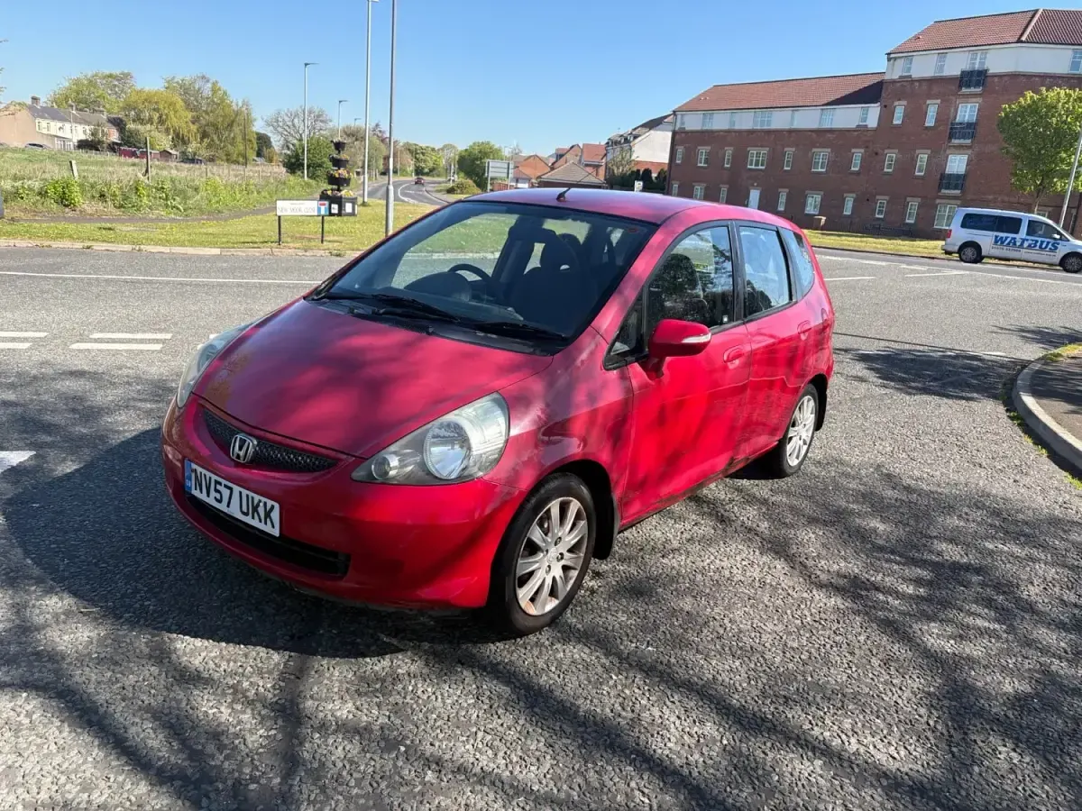 Second-hand Honda Jazz SE 82 CP (60 kW) 2007 Roșu Hatchback