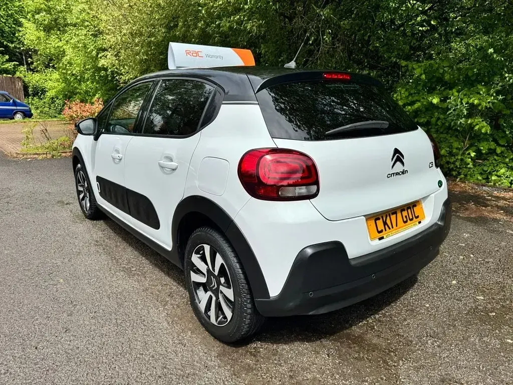 Used Citroën C3 Flair 100 HP (73 kW) 2017 White Hatchback