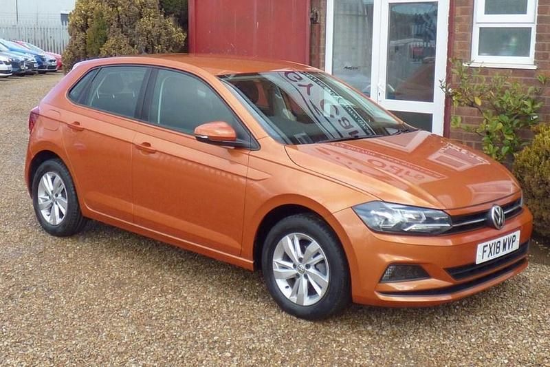 Used VW Polo SE 95 HP (69 kW) 2018 Orange Hatchback